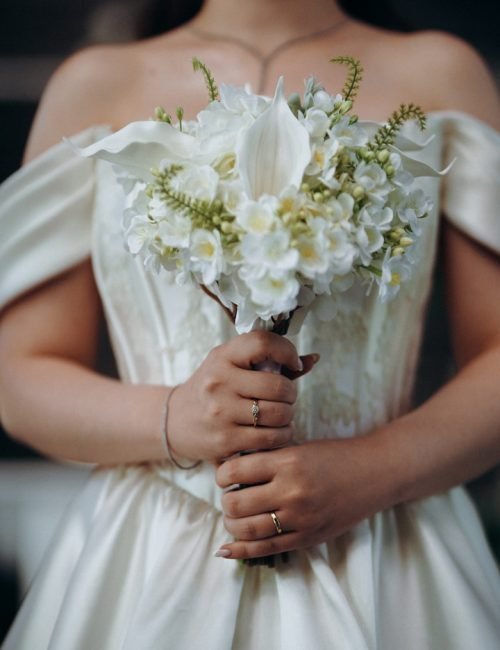 Gelinlik ve damatlık şıklığını yansıtan sanatsal çekimler